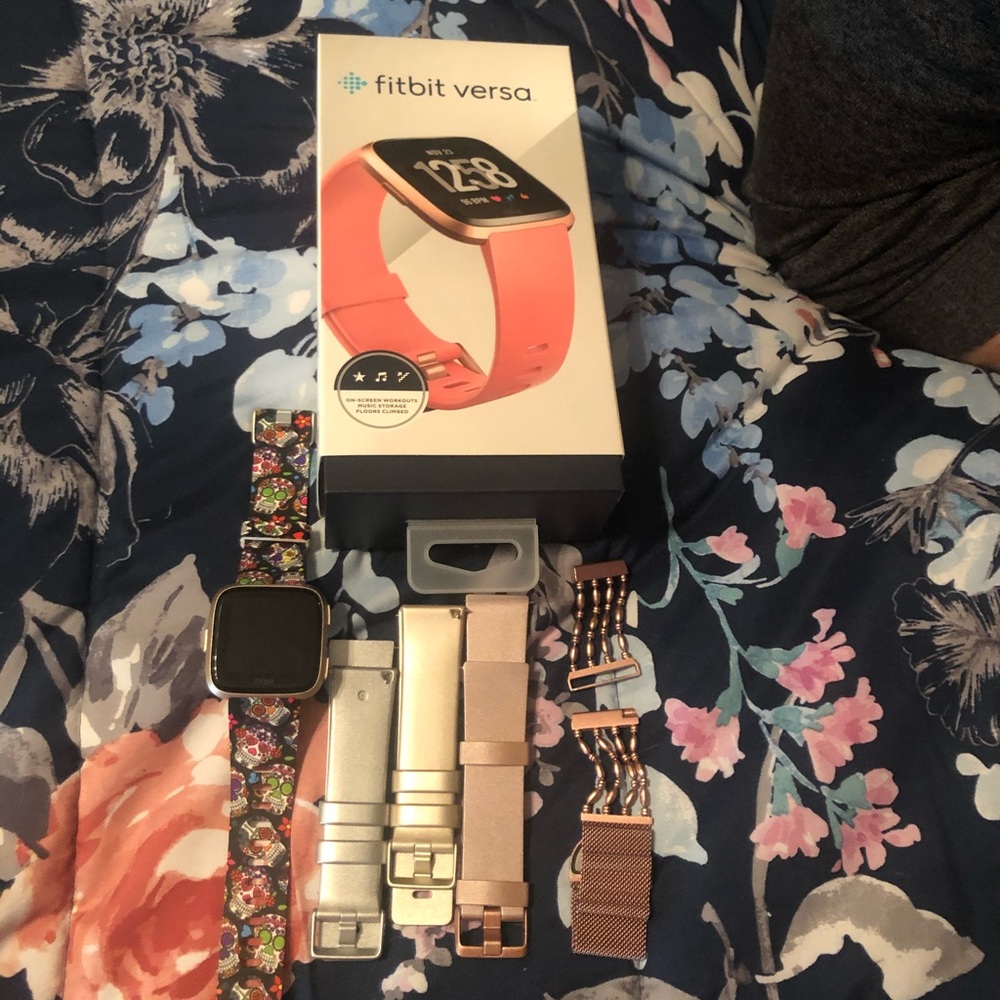 Fitbit Versa original box and extra bands